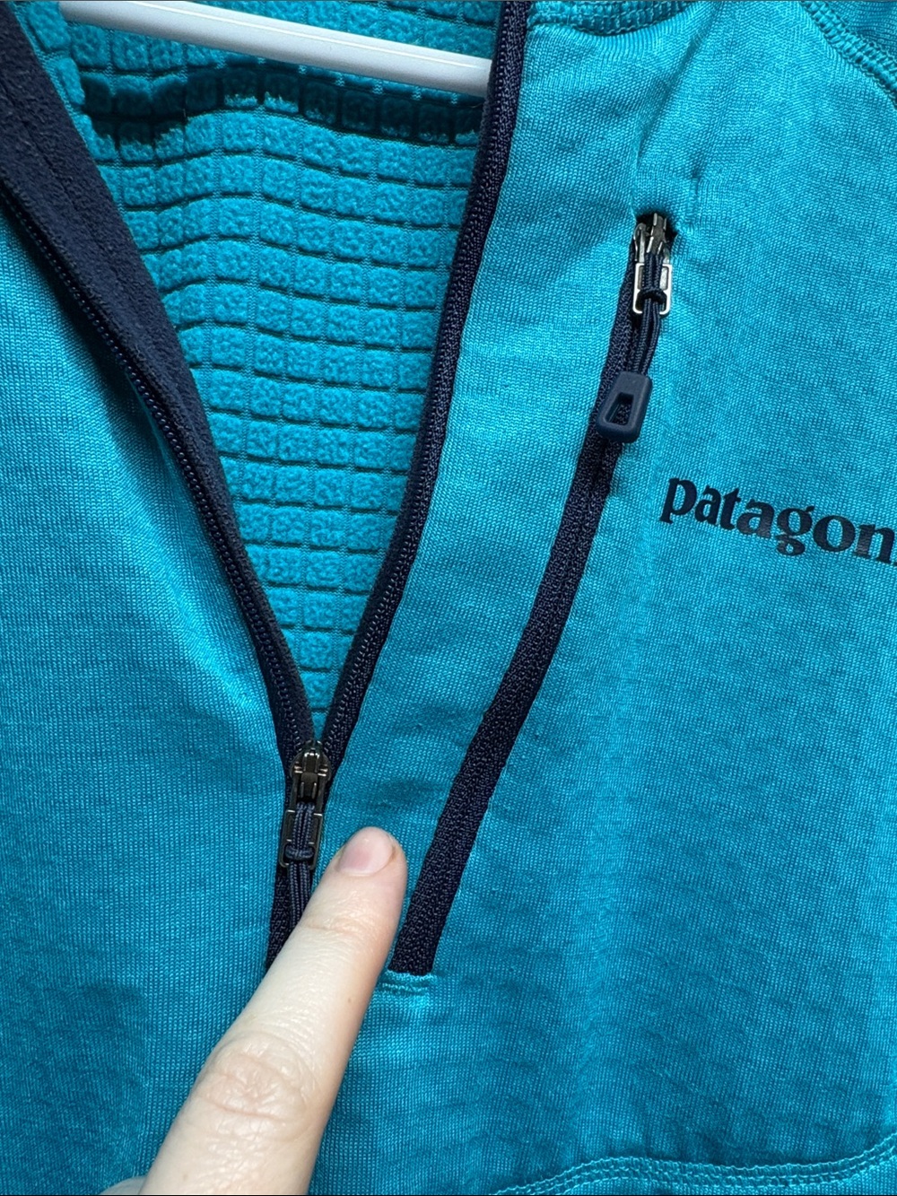 Patagonia R1 Pullover - Blue - Picture 8 of 9